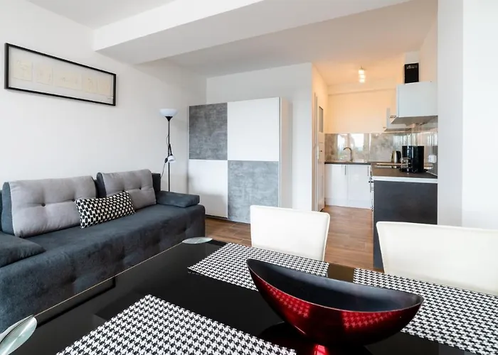 Everysky - Wyspiańskiego 4 *