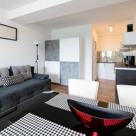 Everysky - Wyspianskiego 4 *